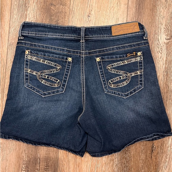 Seven7 Jean shorts - Picture 2 of 2